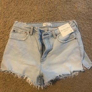 High waisted Abercrombie mom shorts size 30 NWT